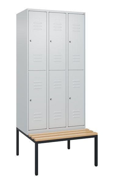 C+P Doppelstöckiger Spind Classic PLUS, 3 Abteile, 2120x900x815mm, 7035/7035, Zylinderschlösser, Buche-Sitzleisten, Sitzbank, 0803507-30 S10099