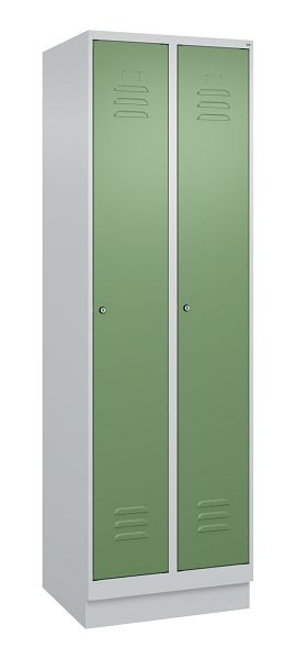 C+P Umkleidespind Classic PLUS mit Mitteltrennwand, Sockel, 2 Abteile, 1950x600x500mm, 7035/6011, Zylinderschlösser, 080020-20F S10021