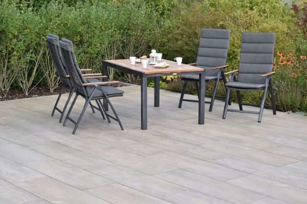 Merxx Tinos Set 9-teilig, 4 Tinos Klappsessel, 4 Kissen, grau, mit Befestigungsbändchen, 1 Ausziehtisch 150 (200) x 90 cm, 50804-800