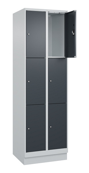 C+P Schließfachschrank Evolo PLUS, mit Sockel, 6 Fächer, 1950x600x500mm, 7035/70, Frontfarbe RAL 7016 Anthrazitgrau, 049020-203 S10012