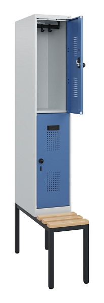 C+P Doppelstöckiger Spind Evolo PLUS, Bank, 2 Fächer, 1950x300x815mm, 7035/5023, Drehriegel, Sitzfläche Buche-Hartholz, Sitzbank, 0493505-10 S10008