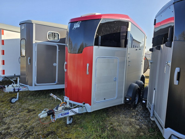 Ifor Williams Pferdeanhänger HBX 506 Rot mit Sattelkammer, Maße: 1670 x 3260 x 2290 mm, SW044117