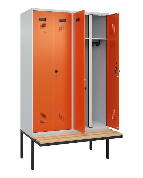C+P Schwarz-Weiß-Spind Evolo PLUS, Bank, 4 Abteile, 2120x1200x815mm, 7035/2004, Drehriegel, Sitzfläche Holz, 0490427-40 S10002