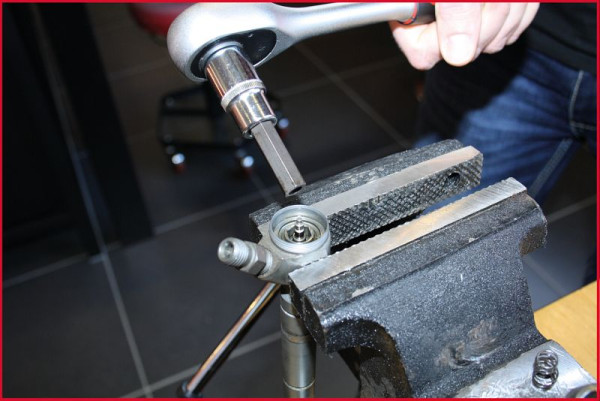KS Tools Stecknuss Innensechskant, gebohrt, 10mm, 152.1057