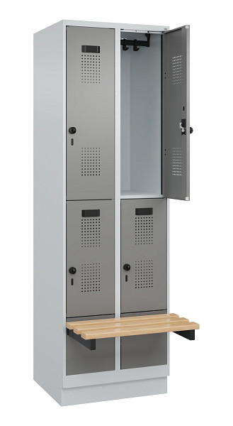 C+P Doppelstock-Spind Evolo PLUS, Bank, 4 Fächer, 1950x600x815mm, 7035/0004, Drehriegel, Sitzfläche Buche-Hartholz, mit Sockel, 049340-20 S10014