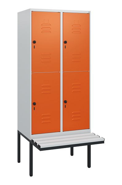 C+P Doppelstöckiger Spind Classic PLUS, 2 Abteile, 1950x800x815mm, 7035/2004, Drehriegel, mit Untergestell und schwebender Sitzfläche, 0803405-22 S10126