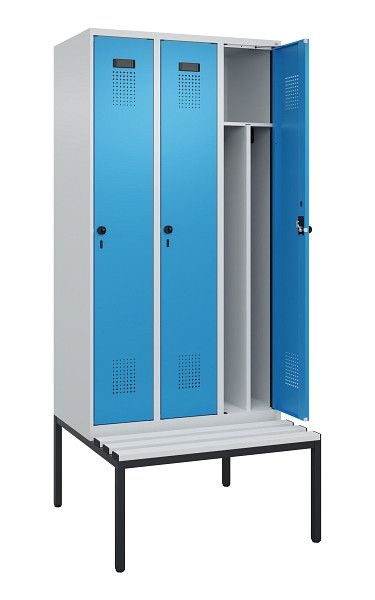 C+P Spind Evolo PLUS, 3 Abteile, 2120x900x815mm, 7035/5012, Haken 4, Drehriegel, Sitzfläche Kunststoff, Sitzbank, 0490507-30F S10061