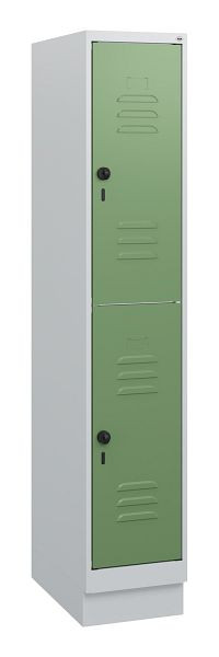 C+P Doppelstöckiger Spind Classic PLUS, Sockel, 1630x300x500mm, 7035/6011, Drehriegel, 0803205-10 S10006