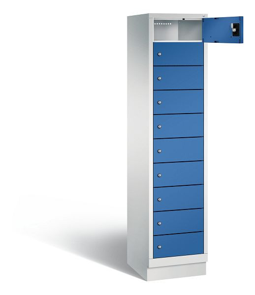 C+P Schließfachschrank Evolo, H1850xB420xT500mm, Farbe: Lichtgrau / Enzianblau, mit Steckdosenleiste, 48020-1210 S10170