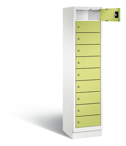 C+P Schließfachschrank Evolo, H1850xB420xT500mm, Farbe: Verkehrsweiß / Viridingrün, mit Steckdosenleiste, 48020-1210 S10181