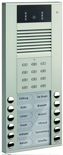 TCS Video-Außenstation mit 130-Grad-Kamera Serie AVE mit 12 Klingeltasten (rechts-/linksbündig) mit integriertem Codeschloss, AP silber, AVE54123-0010