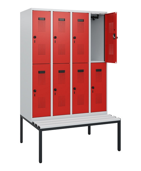 C+P Doppelstöckiger Spind Evolo PLUS, Bank, 8 Fächer, 1950x1200x815mm, 7035/3020, Drehriegel, Sitzfläche Kunststoff, Sitzbank, 0493505-40 S10091